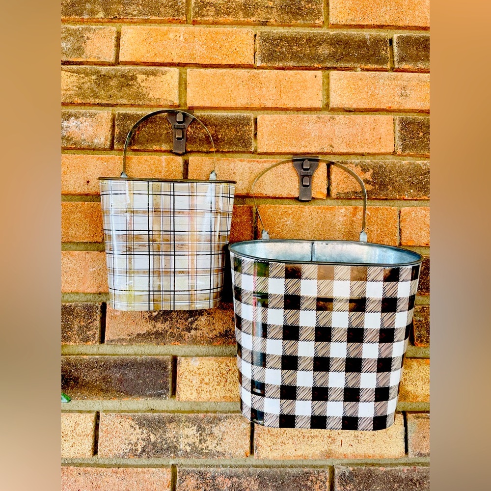 *Plaid Metal Wall Pockets 2/Set